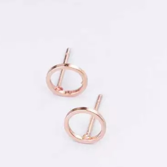 Gold Tone Simple Minimalist Circle - Picture 2 of 4